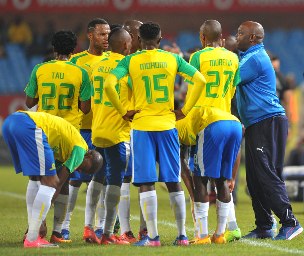 Pitso Mosimane issues instructions to Sundowns