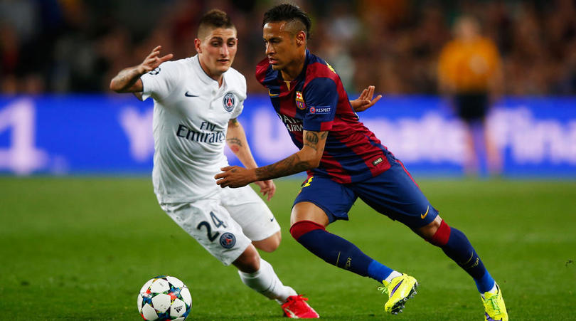 Neymar takes on Marco Verratti