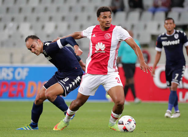 Rivaldo Coetzee gets away from Eleazar Rodgers