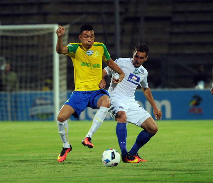 Bradley Grobler is challenged by Ricardo Nascimento