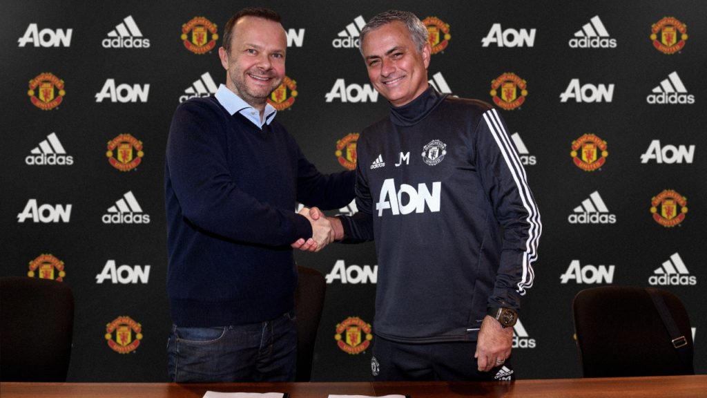 Mourinho signs new United deal