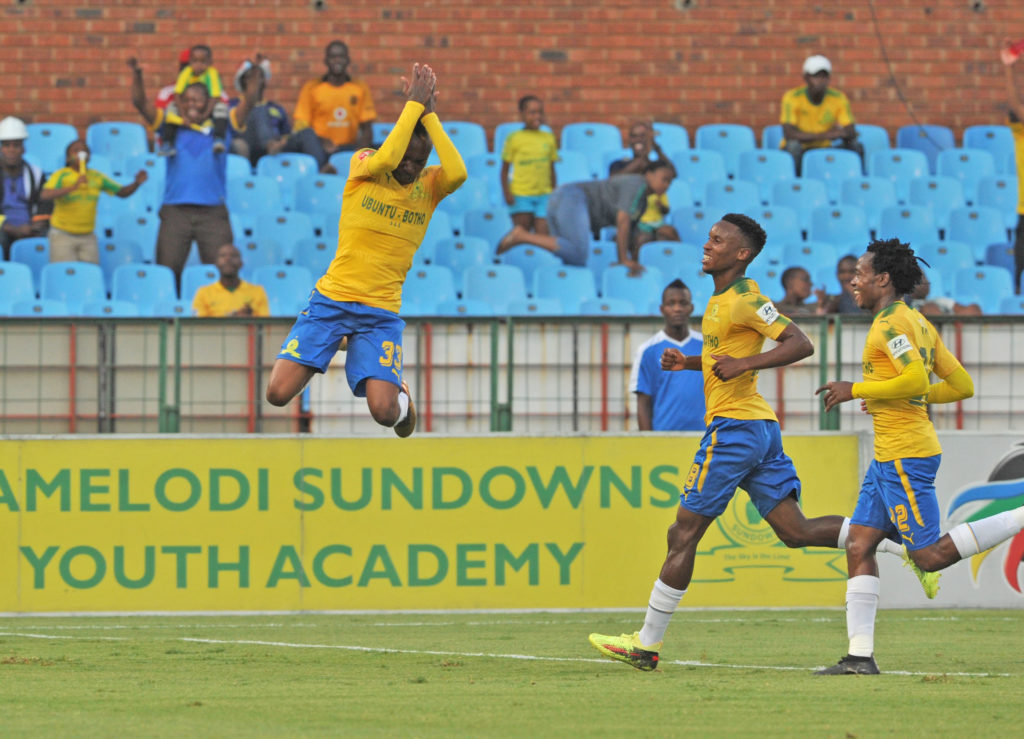 Khama Billiat celebrates his goal with teammates