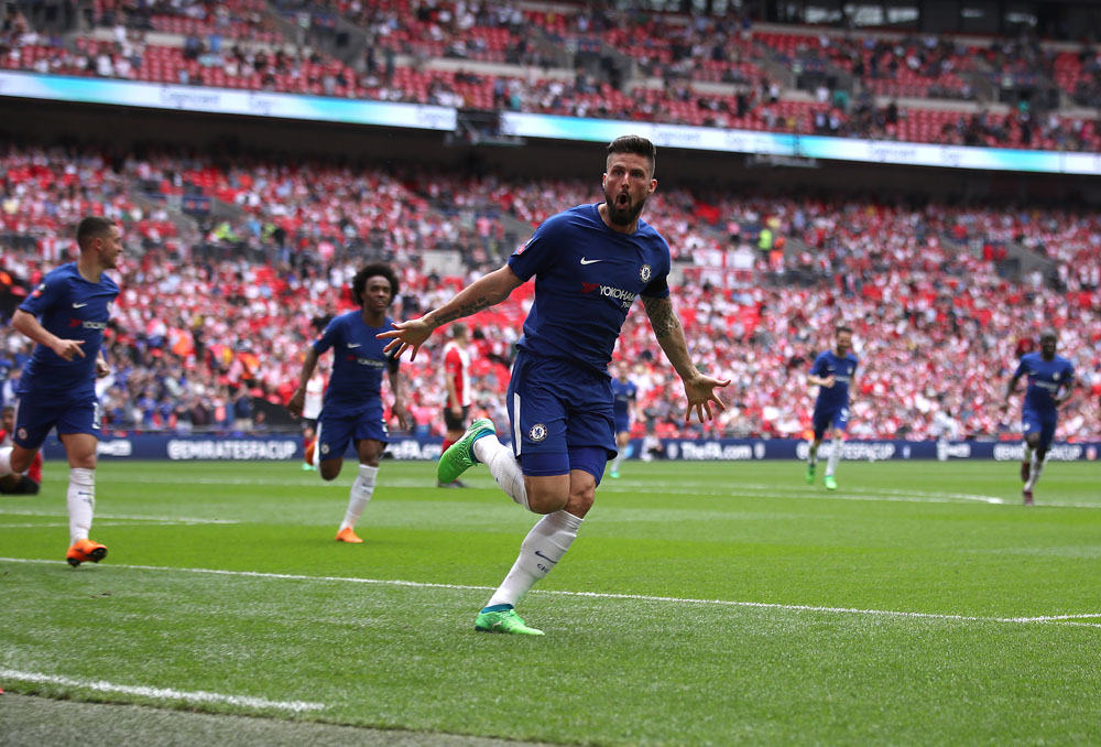 Olivier Giroud celebrates scoring against Southampton