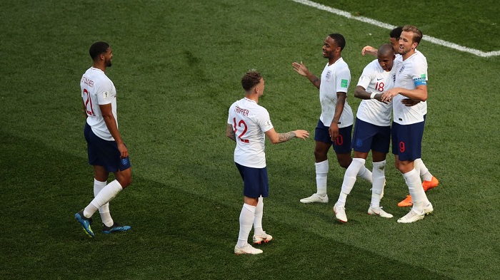 England thump Panama