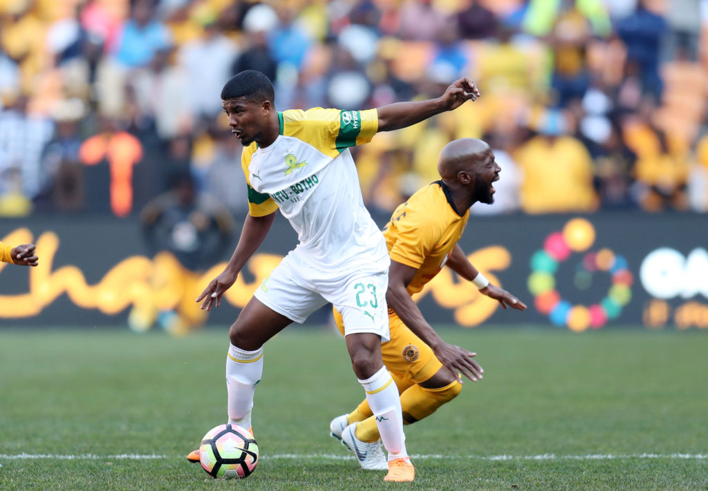 Lyle Lakay fouls Ramahlwe Mphahlele