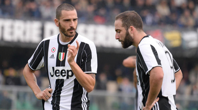 Leonardo Bonnuci returns to Juventus, Gonzalo Higuain joins AC Milan.