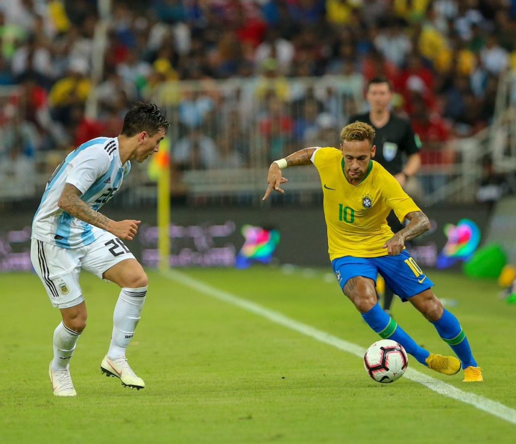 Brazil snatch late win over Argentina