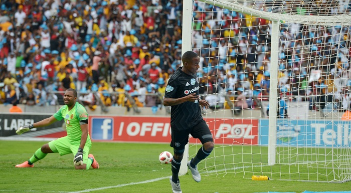 Thembinkosi Lorch of Orlando Pirates and Itumeleng Khune of Kaizer Chiefs