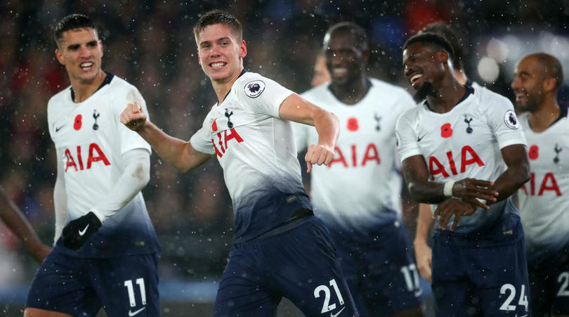 Juan Foyth of Tottenham Hotspur celebrates with his teammates after scoring the winner against Crystal Palace