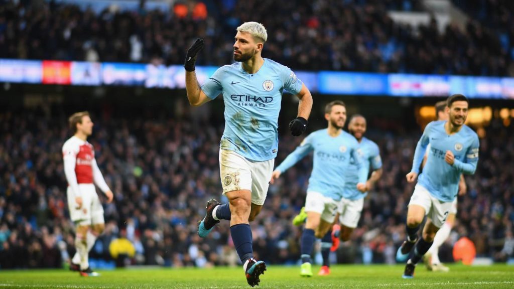 Aguero stars as Man City bounce back