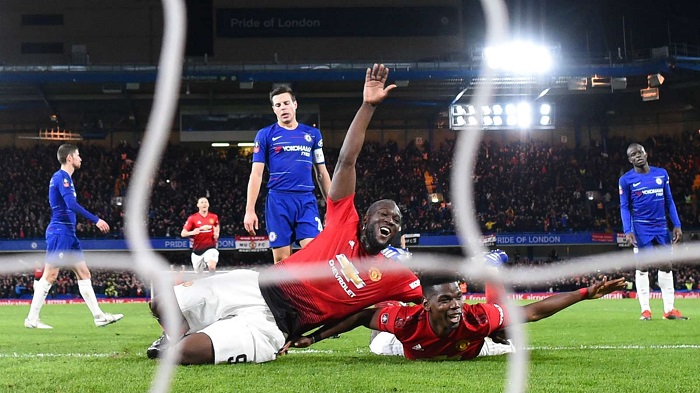 Paul Pogba and Romelu Lukaku of Manchester United