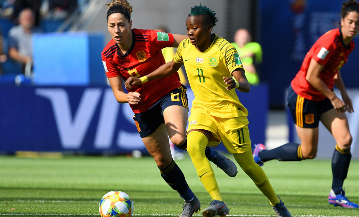 Thembi Kgatlana of Banyana Banyana in action against Spain