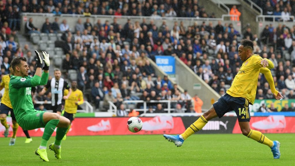 Aubameyang fires Arsenal to opening win at Newcastle