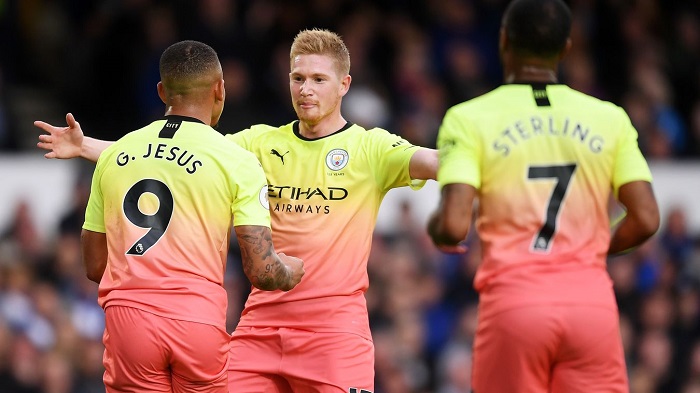 Manchester city players celebrate