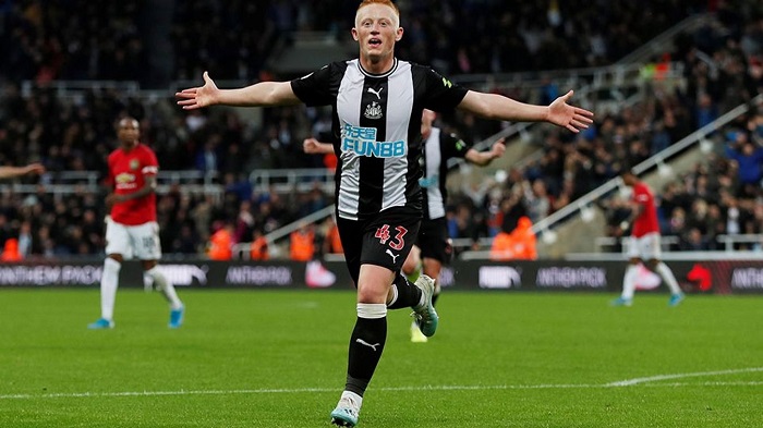 Matthew Longstaff celebrates his winning goal against Manchester United