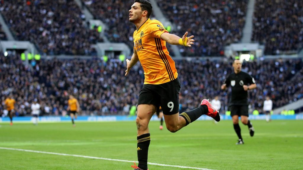 Jimenez winner stuns Spurs